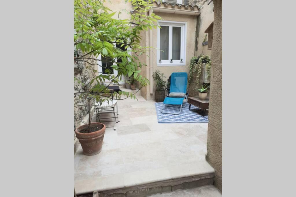 Maison De Village Avec Cour Aux Portes D'Avignon Entraigues-sur-la-Sorgue Екстер'єр фото