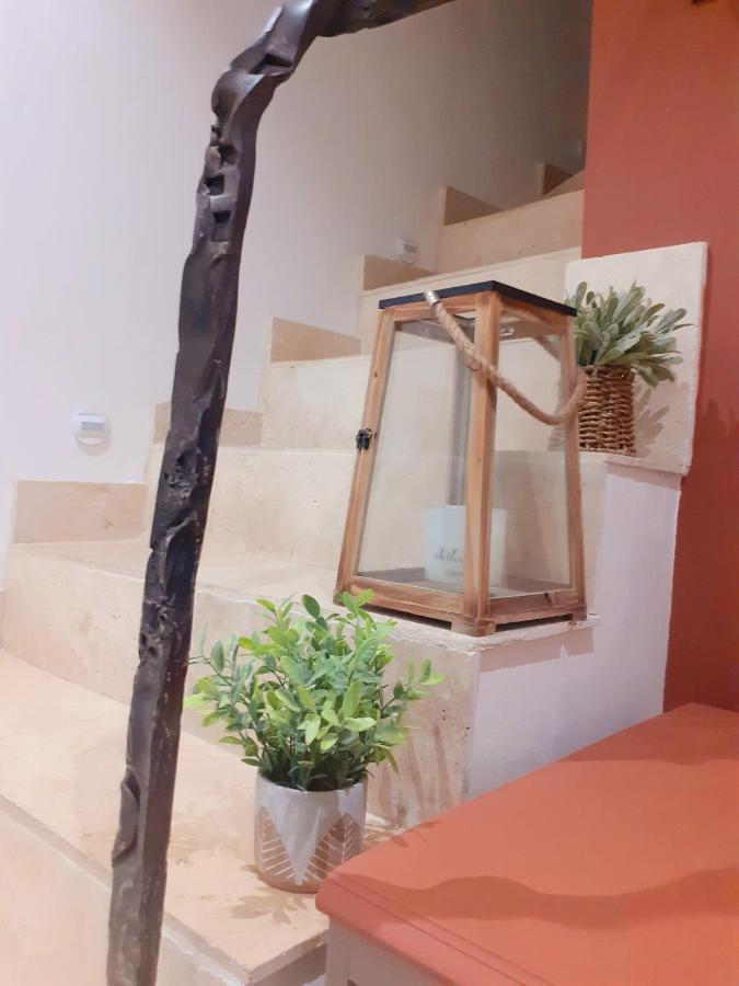 Maison De Village Avec Cour Aux Portes D'Avignon Entraigues-sur-la-Sorgue Екстер'єр фото
